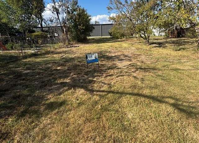 Property at 1006 W 1st St, Taylor, TX 76574