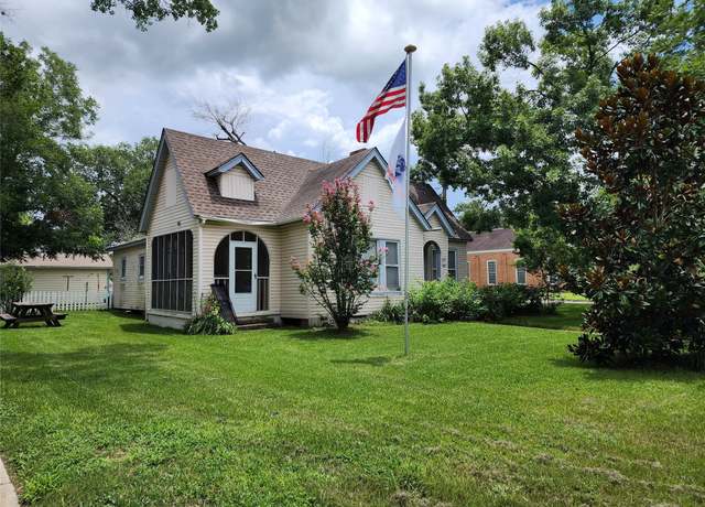 Property at 517 Church St, Navasota, TX 77868, 3 beds, 1 bath