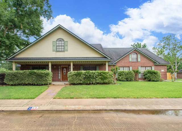 Property at 9 Cay Ct, Angleton, TX 77515, 3 beds, 2 baths