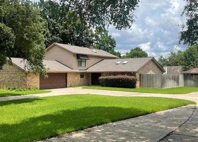 Property at 9948 Twin Shores Dr, Willis, TX 77318, 4 beds, 2.5 baths