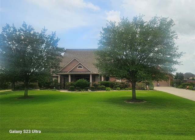 Property at 4810 Majestic Dr, Baytown, TX 77523, 4 beds, 3 baths