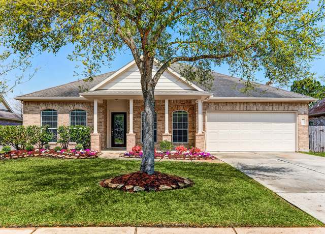 Property at 6126 Bradford Ln, League City, TX 77573, 5 beds, 3 baths