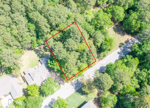 Property at 275 Broadmoor Dr, Huntsville, TX 77340