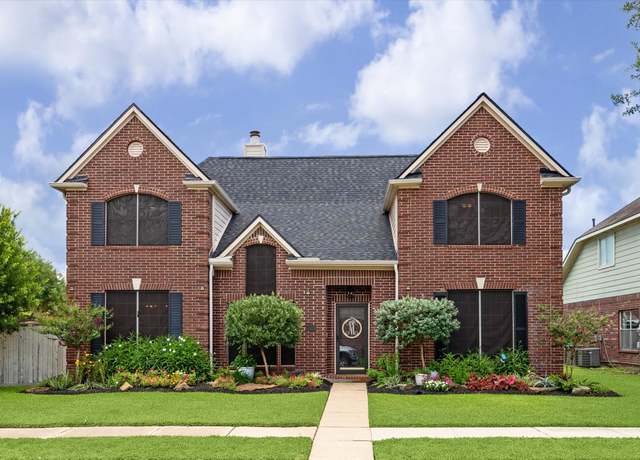 Property at 2201 Alexander Ln, Pearland, TX 77581, 5 beds, 3.5 baths