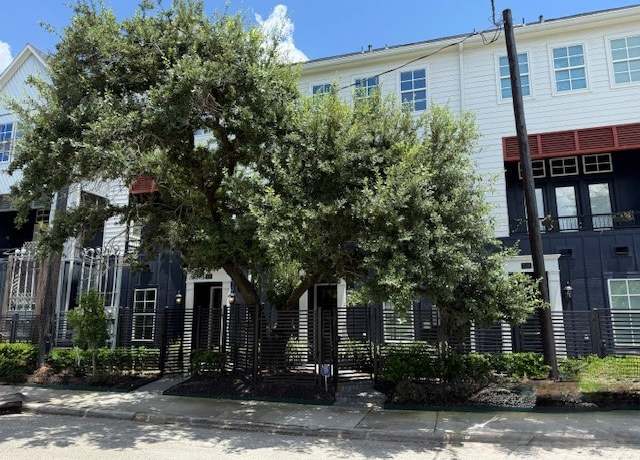 Property at 802 Cage St, Houston, TX 77020, 3 beds, 3.5 baths