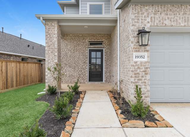 Property at 19352 Poppy Village Cir, Magnolia, TX 77355, 4 beds, 2.5 baths