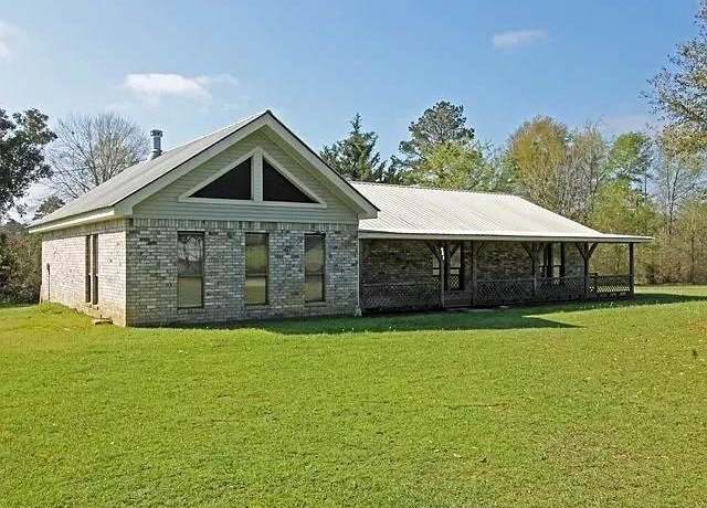 Property at 943 State Highway 103 W, San Augustine, TX 75972, 3 beds, 2 baths