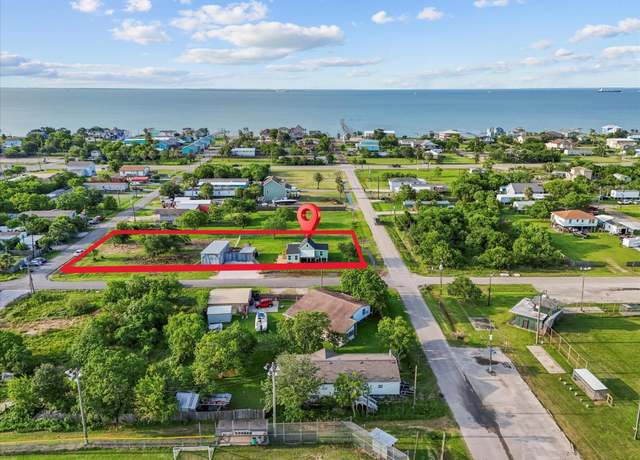Property at 246 18th St, Dickinson, TX 77539, 1 bed, 1 bath