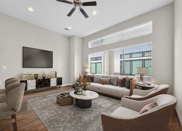 Property at 72 N Hutcheson St, Houston, TX 77003, 2 beds, 2.5 baths