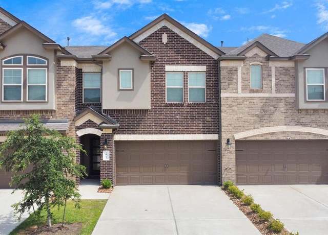 Property at 3804 Lancer Cir, Pearland, TX 77581, 3 beds, 2.5 baths