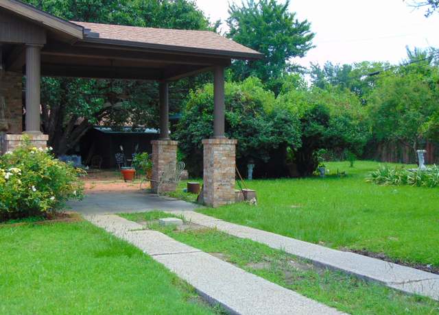 Property at 100 W Caroline St, Trinity, TX 75862, 3 beds, 3 baths