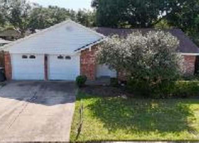 Property at 2307 Goodrich St, Pearland, TX 77581, 3 beds, 2 baths