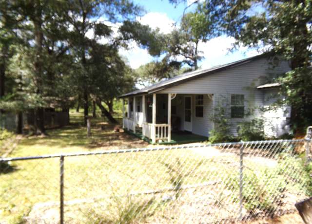 Property at 119 Cedar Circle St, Sheridan, TX 77475, 3 beds, 2 baths