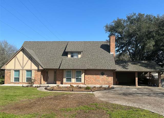 Property at 118 Laughlin Rd, Eagle Lake, TX 77434, 4 beds, 3.5 baths