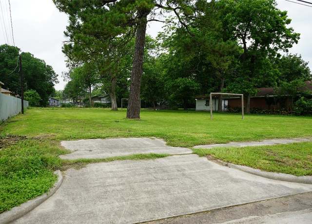 Property at 4701 Pickfair St, Houston, TX 77026