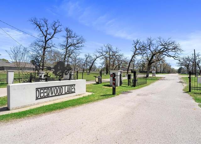 Property at 26364 Deerwood Dr, Hempstead, TX 77445