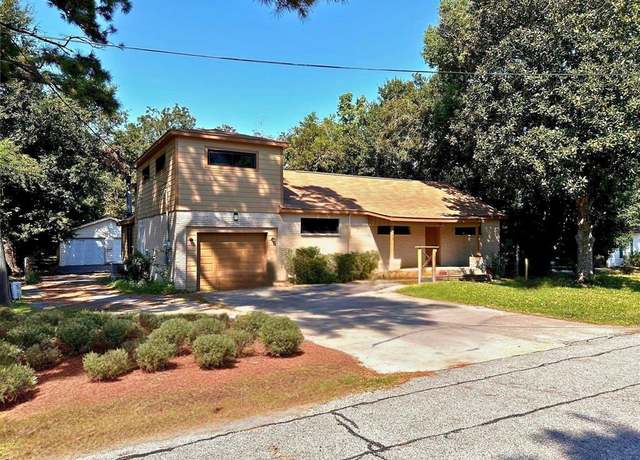 Property at 119 Pecan Dr, Baytown, TX 77520, 4 beds, 3 baths