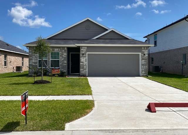 Property at 1425 17th Ave N, Texas City, TX 77590, 3 beds, 2 baths