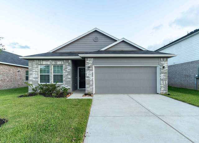Property at 1425 17th Ave N, Texas City, TX 77590, 3 beds, 2 baths