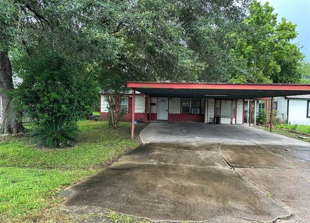 Property at 4730 Angleton St, Houston, TX 77033, 3 beds, 1 bath