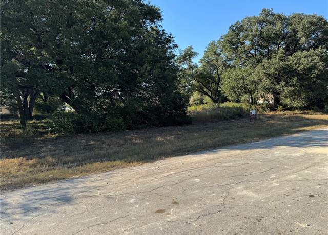 Property at 500 21st St, Hempstead, TX 77445