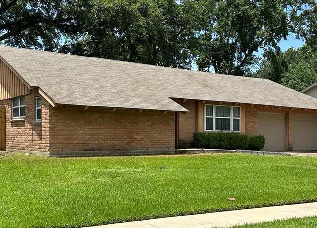 Property at 10410 Collingswood Rd, La Porte, TX 77571, 3 beds, 2 baths