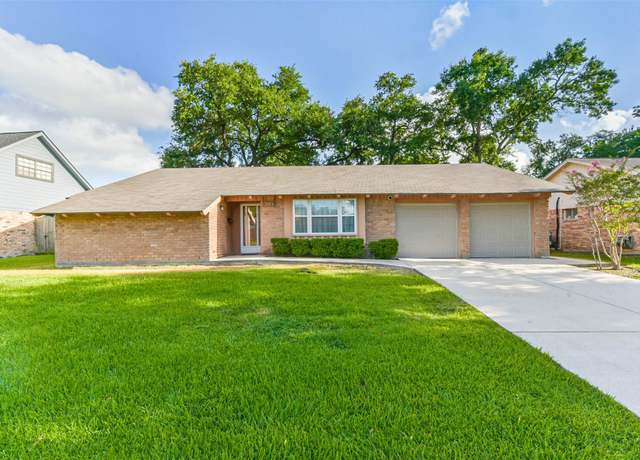 Property at 10410 Collingswood Rd, La Porte, TX 77571, 3 beds, 2 baths