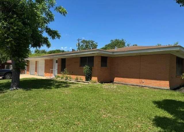 Property at 828 23rd Ave N, Texas City, TX 77590, 3 beds, 2.5 baths