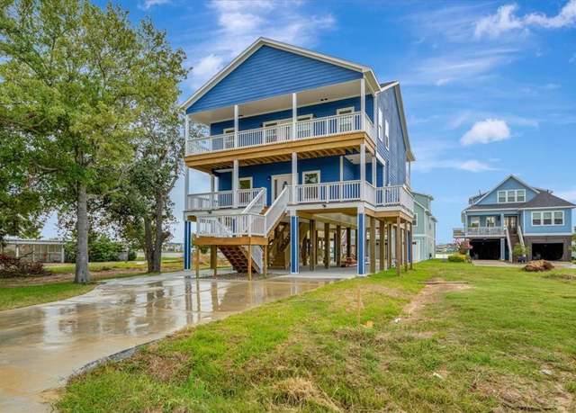 Property at 1214 Hall St, Seabrook, TX 77586, 4 beds, 3 baths