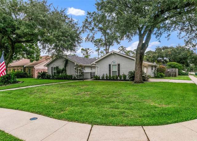 Property at 1918 Springwell Dr, Houston, TX 77043, 3 beds, 2 baths
