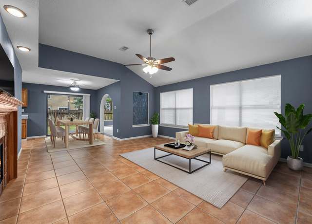 Property at 14 W Cobble Hill Circle Cir, The Woodlands, TX 77381, 3 beds, 2 baths