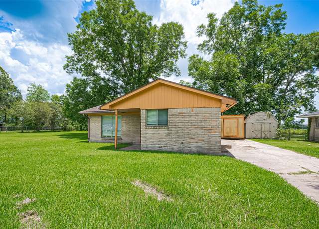 Property at 208 Sunset Heights Ave, Dayton, TX 77535, 2 beds, 1 bath