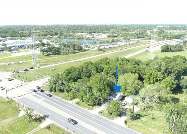 Property at 1604 Highway 3 S, League City, TX 77573, 3 beds, 1.5 baths