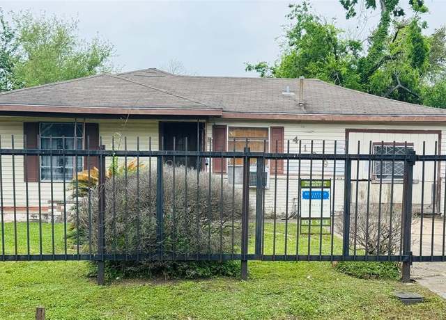Property at 4129 Rogers St, Houston, TX 77022, 3 beds, 1 bath