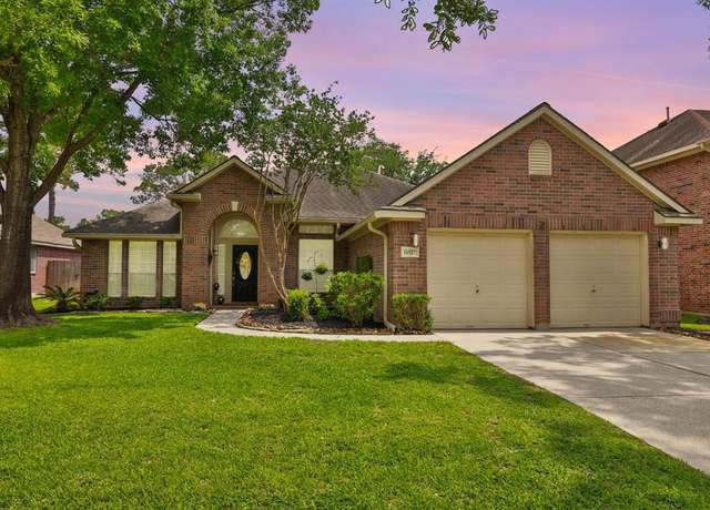 Property at 11527 Canyon Woods Dr, Tomball, TX 77377, 4 beds, 2 baths