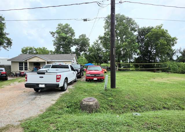 Property at 1915 Rothwell St, Stafford, TX 77477, 2 beds, 1 bath
