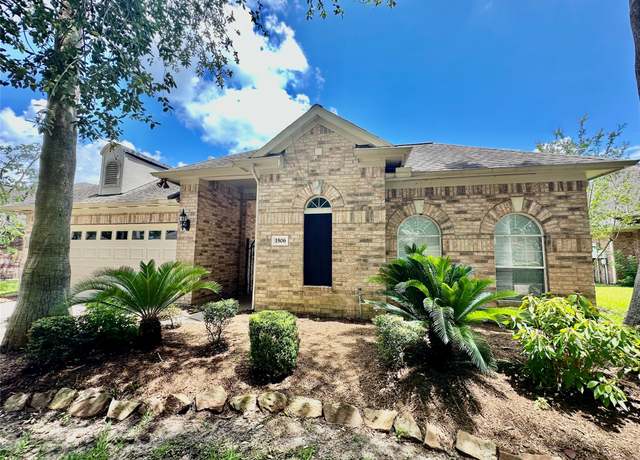 Property at 1506 N Primavera Dr, Pearland, TX 77581, 3 beds, 3.5 baths