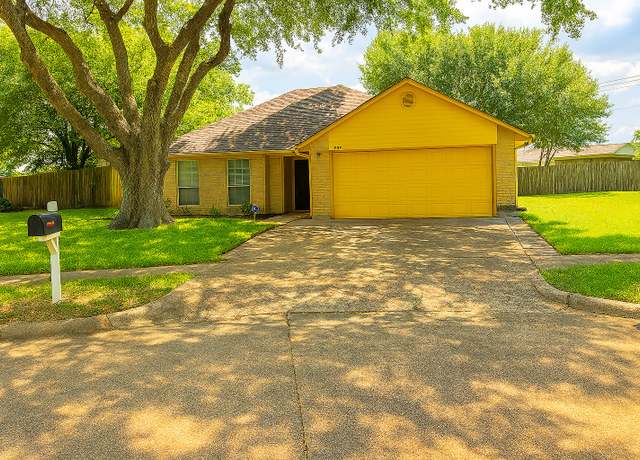Property at 7502 Briar Run Ct, Houston, TX 77489, 4 beds, 2 baths