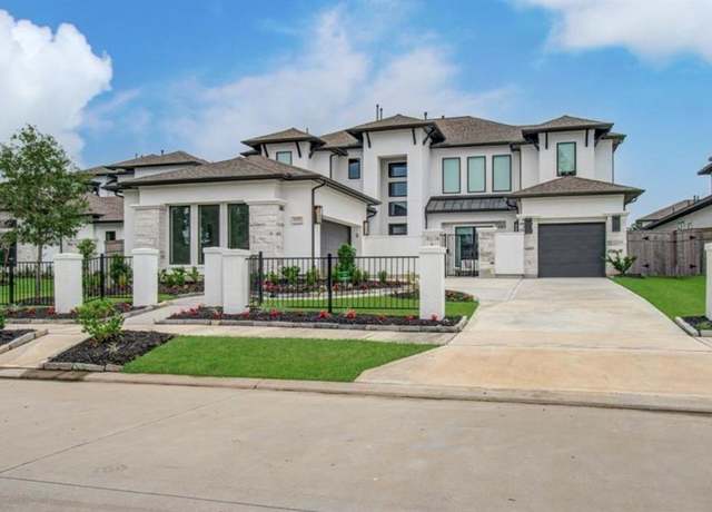 Property at 8911 Orchard Cv, Missouri City, TX 77459, 5 beds, 5.5 baths