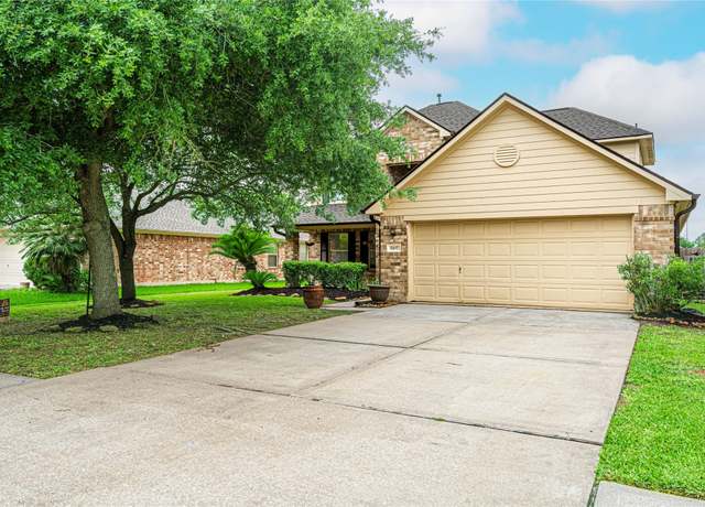 Property at 5107 S Blanco Dr, Pearland, TX 77584, 3 beds, 2.5 baths