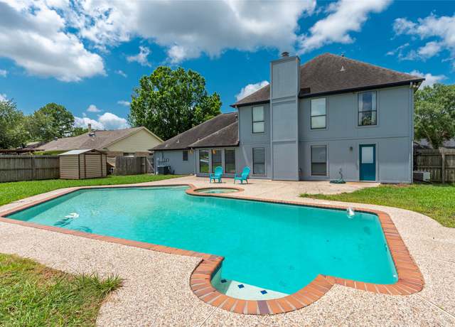 Property at 1402 Osborne Dr, Friendswood, TX 77546, 5 beds, 2.5 baths