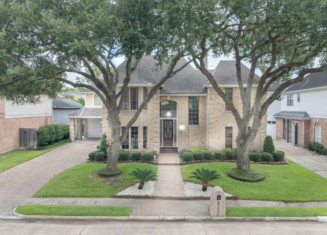 Property at 11926 Carriage Hill Dr, Houston, TX 77077, 4 beds, 4 baths