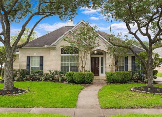 Property at 12431 Hazyglen Dr, Houston, TX 77082, 4 beds, 2 baths