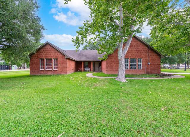 Property at 330 N 4th St, Beasley, TX 77417, 3 beds, 2 baths