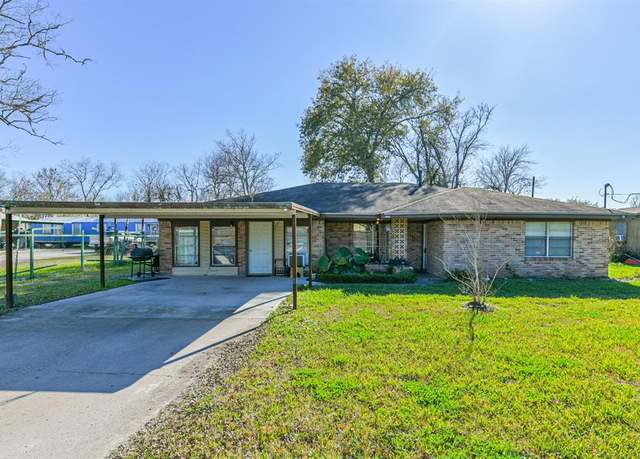 Property at 224 Zinn Dr, Crosby, TX 77532, 4 beds, 2 baths