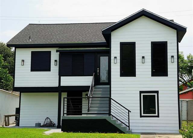 Property at 3411 Avenue R, Galveston, TX 77550, 3 beds, 2 baths
