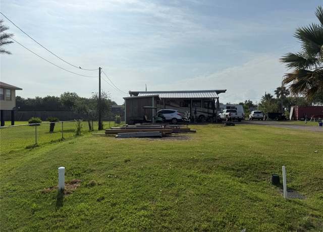 Property at 1021 17th St, San Leon, TX 77539