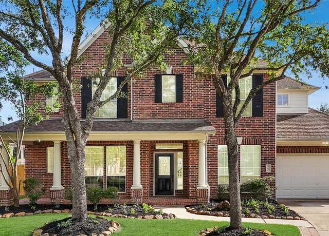 Property at 867 Westshore Ct, League City, TX 77573, 4 beds, 3.5 baths
