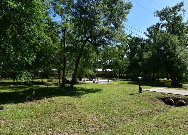 Property at 1510 Pine Grove Dr, Dickinson, TX 77539