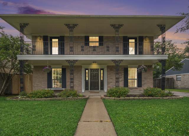 Property at 205 Woodcombe Dr, Houston, TX 77062, 4 beds, 2.5 baths